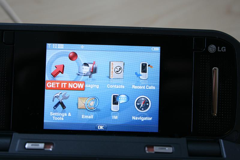 Illustration for article titled Lightning Review: LG enV2 from Verizon
